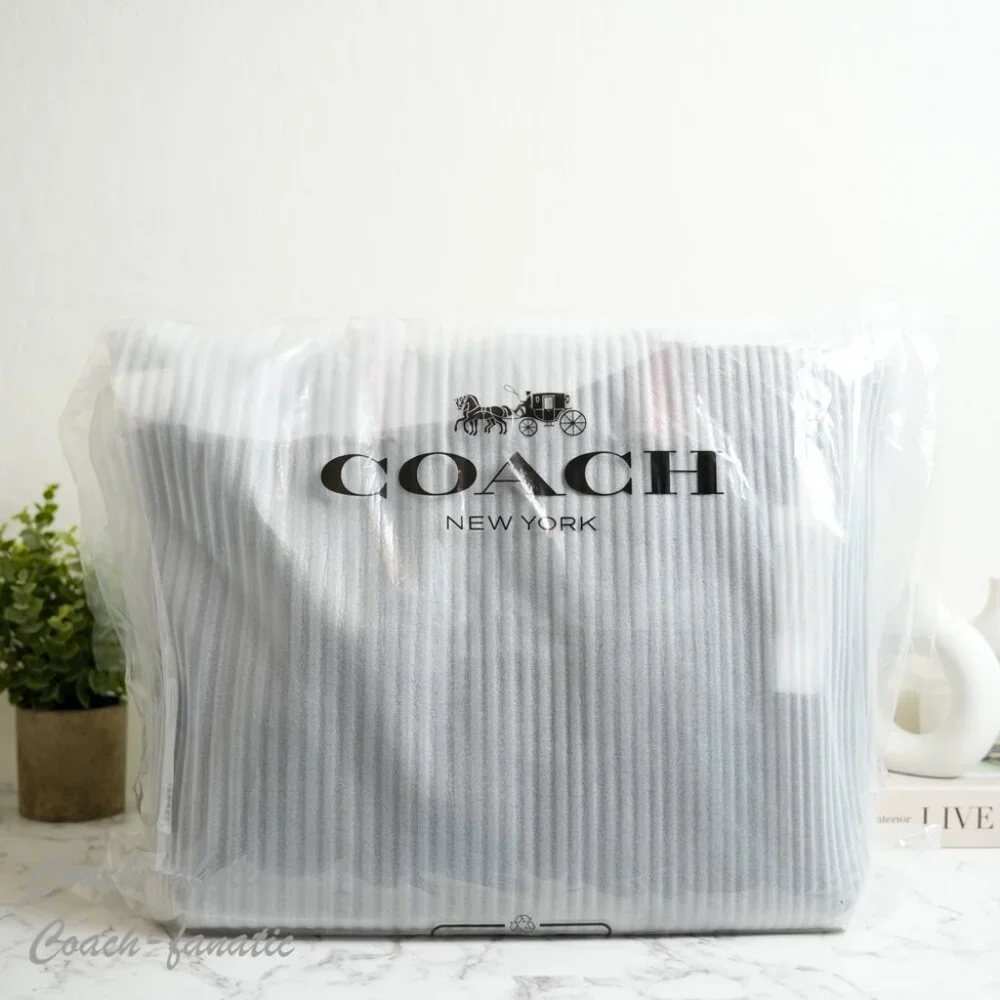 NWT Coach CJ486 Canvas Tote 38 Tote Bag in Black *SEALED*